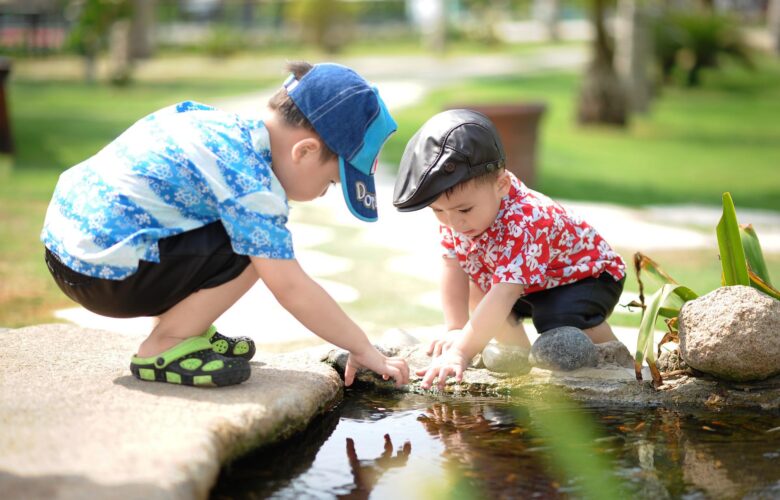 公園で子供を遊ばせたいのに虫が多い…虫嫌いなママができる対策は？